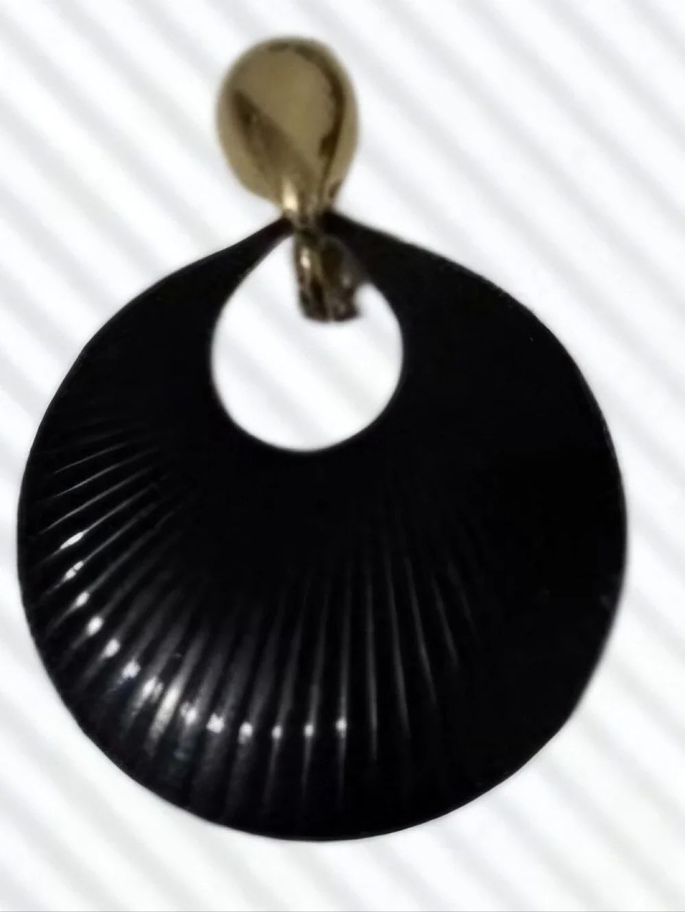 Vintage Trifari Black & Gold Tone Clip On Earrings.